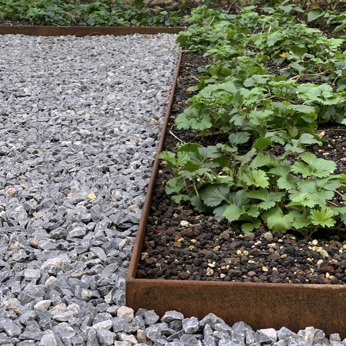 CP2.100BU - Cortenstahl,Rasenkante,Rasenkante eck Gewalzte Oberrand,300 x 300 x 100 mm