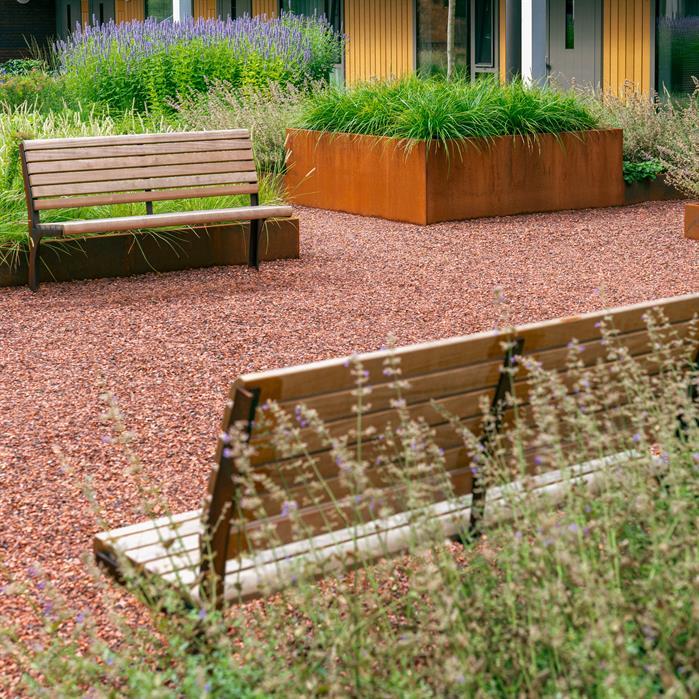 GRBE.1500SB.Ct garapa - Cortenstaal,Banken,GRO met rugleuning,1500 x 625 x 1040 mm